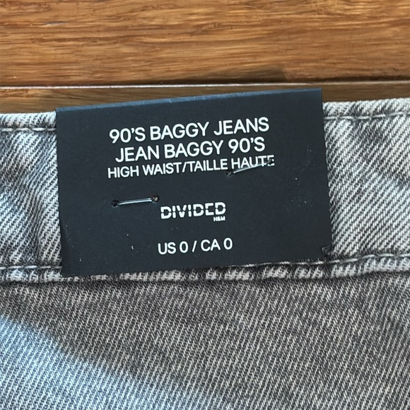 NWT H&M Divided 90’s Baggy Jeans – Distressed High Waist – Size 0 (EUR 32) - Picture 6 of 9